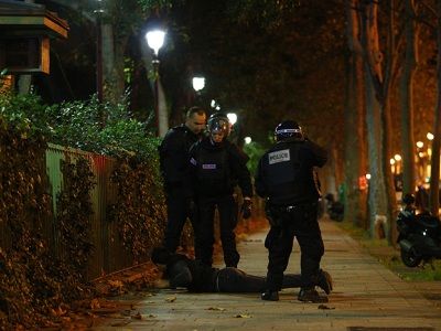 Операция по уничтожению террористов в Париже. Фото: ЕРА Операция по уничтожению террористов в Париже. Фото: ЕРА