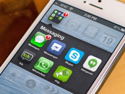 Общение с помощью мессенджеров. Фото: blogspot.com Общение с помощью мессенджеров. Фото: blogspot.com
