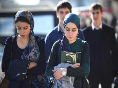 Чеченская молодежь. Фото: che.rus4all.ru Чеченская молодежь. Фото: che.rus4all.ru