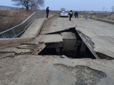 Второй обрушившийся мост в Приморье. Фото: 25.mchs.gov.ru Второй обрушившийся мост в Приморье. Фото: 25.mchs.gov.ru