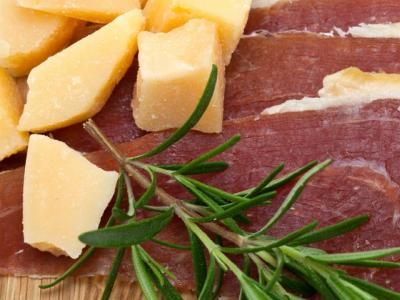 Сыр и хамон. Фото: gastronom.ru Сыр и хамон. Фото: gastronom.ru