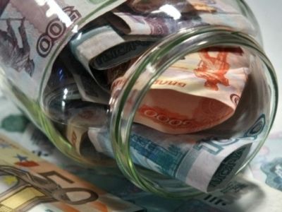 Банка с деньгами. Фото: politrussia.com Банка с деньгами. Фото: politrussia.com