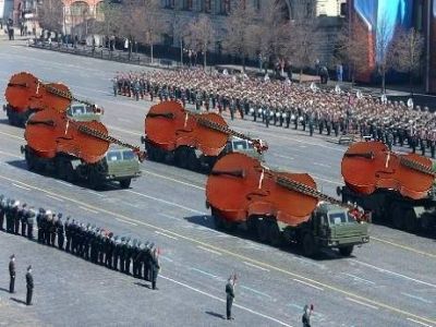 Парад виолончелей (коллаж). Источник - www.facebook.com/groups/pobedim Парад виолончелей (коллаж). Источник - www.facebook.com/groups/pobedim