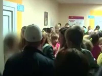 Драка в поликлинике. Фото: video.online.ua Драка в поликлинике. Фото: video.online.ua