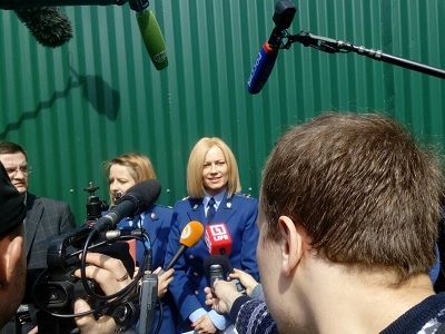 Прокуратура возле приюта БАНО "Вешняки-ЭКО". Фото: Каспаров.Ru, Алексей Бачинский Прокуратура возле приюта БАНО "Вешняки-ЭКО". Фото: Каспаров.Ru, Алексей Бачинский