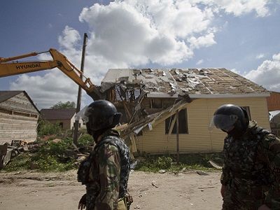 Снос домов цыган, Плеханово, 30.5.16. Источник - mk.ru Снос домов цыган, Плеханово, 30.5.16. Источник - mk.ru