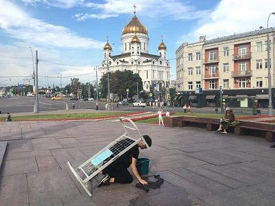 Катрин Ненашева, акция "На-казание". Фото www.facebook.com/sasha.lavrova Катрин Ненашева, акция "На-казание". Фото www.facebook.com/sasha.lavrova