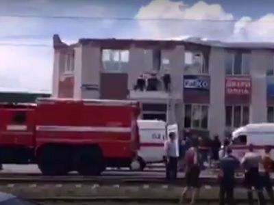 Обрушение ТЦ в Кемерово. Фото: vk.com/incident_42 Обрушение ТЦ в Кемерово. Фото: vk.com/incident_42