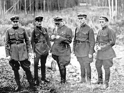 Расстрельная команда НКВД. Источник - rishonim.info Расстрельная команда НКВД. Источник - rishonim.info