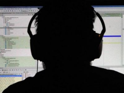 Прослушка телефонов. Фото: Красноград.net Прослушка телефонов. Фото: Красноград.net