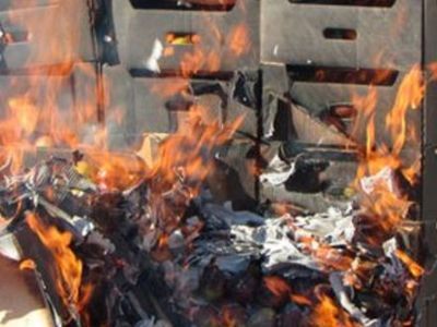 Уничтожение санкционных продуктов. Фото: Забмедиа.Ru Уничтожение санкционных продуктов. Фото: Забмедиа.Ru