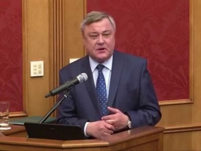 Старший вице-президент ОАО "РЖД" Валентин Гапанович. Фото: ytimg.com Старший вице-президент ОАО "РЖД" Валентин Гапанович. Фото: ytimg.com