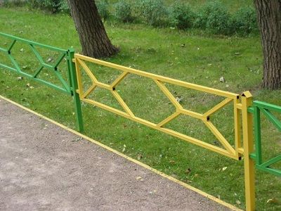 Ограждение газона в Москве. Фото: zaborro.ru Ограждение газона в Москве. Фото: zaborro.ru