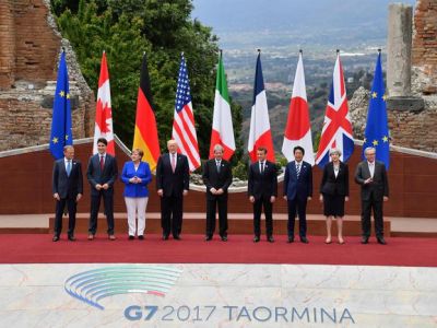 Участники саммита G7 в Таормине, 26.5.17. Источник - ansa.it Участники саммита G7 в Таормине, 26.5.17. Источник - ansa.it