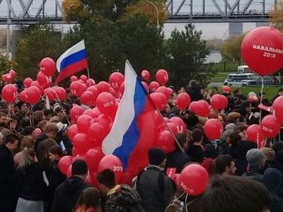 Очередь на митинг Навального. Фото: Сергей Богданов. Каспаров.Ru Очередь на митинг Навального. Фото: Сергей Богданов. Каспаров.Ru