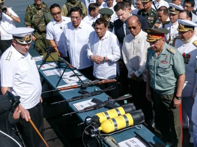 Передача оружия Филиппинам. Фото: Минобороны РФ Передача оружия Филиппинам. Фото: Минобороны РФ