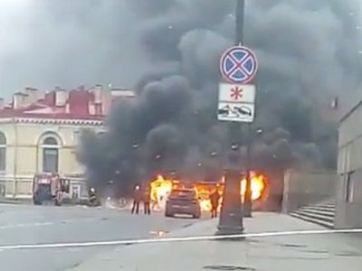 Горящий автобус с детьми в Петербурге. Фото: gazeta.ru Горящий автобус с детьми в Петербурге. Фото: gazeta.ru
