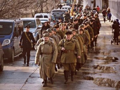 "Реконструкторы" в Евпатории, янв. 2018. Публикуется в www.facebook.com/olga.efa "Реконструкторы" в Евпатории, янв. 2018. Публикуется в www.facebook.com/olga.efa