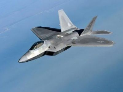 Многоцелевой истребитель F-22 Raptor. Источник - quoracdn.net Многоцелевой истребитель F-22 Raptor. Источник - quoracdn.net