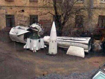 Ракета во дворе Ракета во дворе