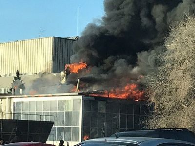Пожар в Самаре рядом с развлекательным центром. Фото: all.kpcdn.net Пожар в Самаре рядом с развлекательным центром. Фото: all.kpcdn.net