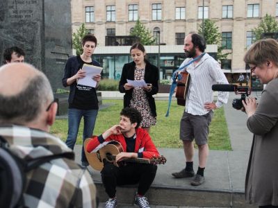 Акция в Москве в поддержку Олега Сенцова, Фото: twitter.com/RTVi Акция в Москве в поддержку Олега Сенцова, Фото: twitter.com/RTVi