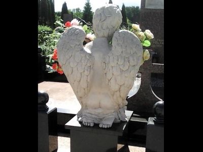 Современный кладбищенский памятник. Фото: www.facebook.com/alexandr.hotz Современный кладбищенский памятник. Фото: www.facebook.com/alexandr.hotz