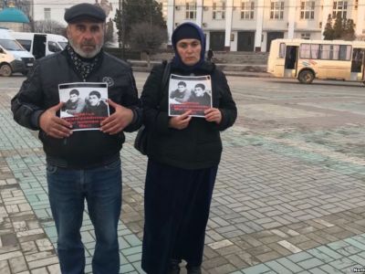 Гасангусейновы. Фото: Кавказ.Реалии Гасангусейновы. Фото: Кавказ.Реалии