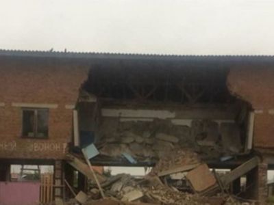 Обрушившаяся школа в Иркутской области. Фото: sibreal.org Обрушившаяся школа в Иркутской области. Фото: sibreal.org