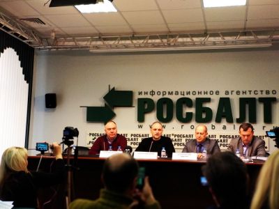 Пресс-конференция об исках против повышения пенсионного возраста. Фото: Каспаров.Ru Пресс-конференция об исках против повышения пенсионного возраста. Фото: Каспаров.Ru