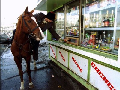 Москва, 1994 год. Фотография: STR New / Reuters Москва, 1994 год. Фотография: STR New / Reuters