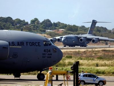 В аэропорту Колумбии. Фото: Луиза Гонсалес / Reuters В аэропорту Колумбии. Фото: Луиза Гонсалес / Reuters