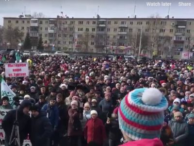 Митинг в Миассе. Фото: youtube.com Митинг в Миассе. Фото: youtube.com