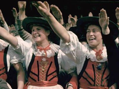 Народ Австрии приветствует аншлюс. Фото: LIFE Народ Австрии приветствует аншлюс. Фото: LIFE