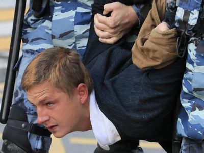 Задержания на московских акциях, август 2019. Фото: Reuters Задержания на московских акциях, август 2019. Фото: Reuters