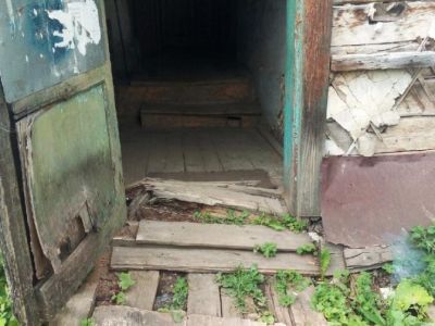 Аварийный дом. Фото: Марина Садчикова, Каспаров.Ru Аварийный дом. Фото: Марина Садчикова, Каспаров.Ru