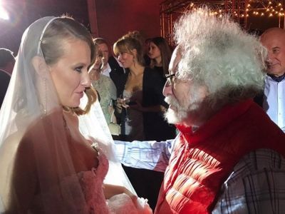 А.Венедиктов на свадьбе К.Собчак. Фото: antifashist.com А.Венедиктов на свадьбе К.Собчак. Фото: antifashist.com