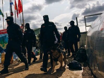 Росгвардейцы в Шиесе. Фото: facebook.com/poligonamnet/ Росгвардейцы в Шиесе. Фото: facebook.com/poligonamnet/