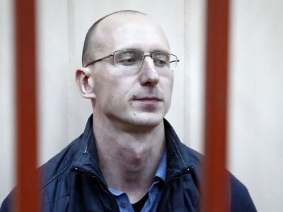 Новый фигурант "дела 27 июля" Павел Новиков в Басманном суде. Фото: Станислав Красильников/ТАСС Новый фигурант "дела 27 июля" Павел Новиков в Басманном суде. Фото: Станислав Красильников/ТАСС