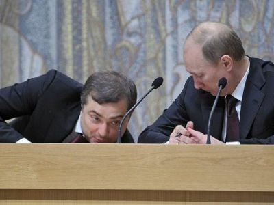 Владислав Сурков и Владимир Путин. Фото: glavnoe.ua Владислав Сурков и Владимир Путин. Фото: glavnoe.ua