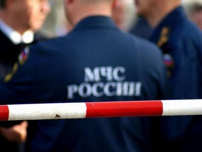 Сотрудники МЧС. Фото: Юлия Никитина, ИА PrimaMedia Сотрудники МЧС. Фото: Юлия Никитина, ИА PrimaMedia