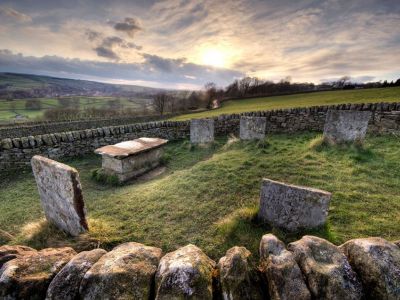 Чумные могилы в деревне Им (Британия). Фото: msn.com Чумные могилы в деревне Им (Британия). Фото: msn.com