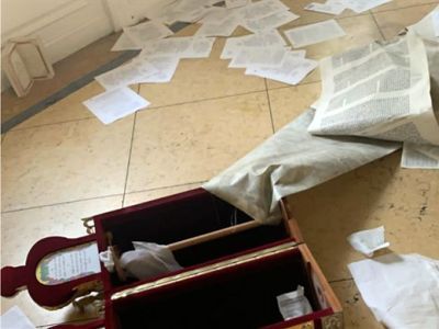 Разгромленная синагога. Фото: jewish.ru/ru/events/usa/193160/ Разгромленная синагога. Фото: jewish.ru/ru/events/usa/193160/