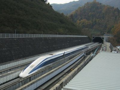 Трасса Маглев в Японии. Фото: ru.wikipedia.org Трасса Маглев в Японии. Фото: ru.wikipedia.org