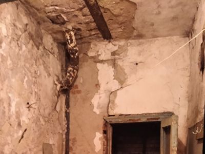 Аварийный дом. Фото: Марина Садчикова, Каспаров.Ru Аварийный дом. Фото: Марина Садчикова, Каспаров.Ru