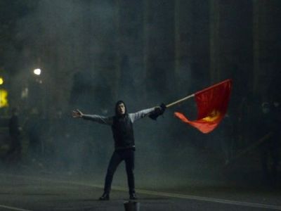 Восстание в Кыргызстане, 6.10.2020. Фото: Vladimir Voronin (AP) Восстание в Кыргызстане, 6.10.2020. Фото: Vladimir Voronin (AP)