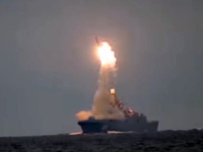 Первый пуск гиперзвуковой крылатой ракеты 3М22 "Циркон" с фрегата "Адмирал Флота Советского Союза Горшков". Кадр из видео МО РФ Первый пуск гиперзвуковой крылатой ракеты 3М22 "Циркон" с фрегата "Адмирал Флота Советского Союза Горшков". Кадр из видео МО РФ