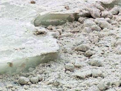 Каток на теплотрассе. Фото: Александр Воронин, Каспаров.Ru Каток на теплотрассе. Фото: Александр Воронин, Каспаров.Ru