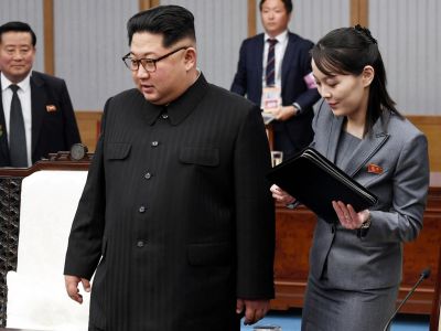 Ким Чен Ын и Ким Ё Чжон. Фото: www.facebook.com/vasily.golovnin Ким Чен Ын и Ким Ё Чжон. Фото: www.facebook.com/vasily.golovnin