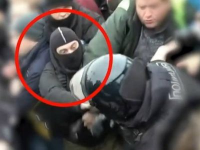 Ударил полицейского. Фото: СК Ударил полицейского. Фото: СК